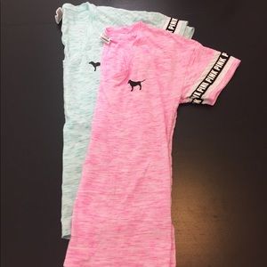 Victoria’s Secret Pink V Neck T-shirt Bundle XS